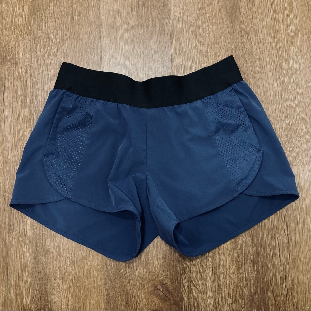 Women’s Adidas Shorts Pockets Athletic Stretchy Running Curved Hem M Navy Blue